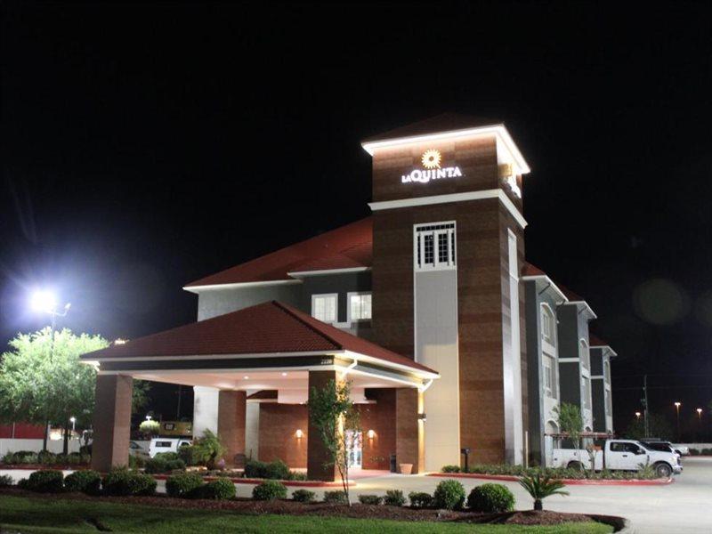 La Quinta By Wyndham Orange Hotel Exterior photo