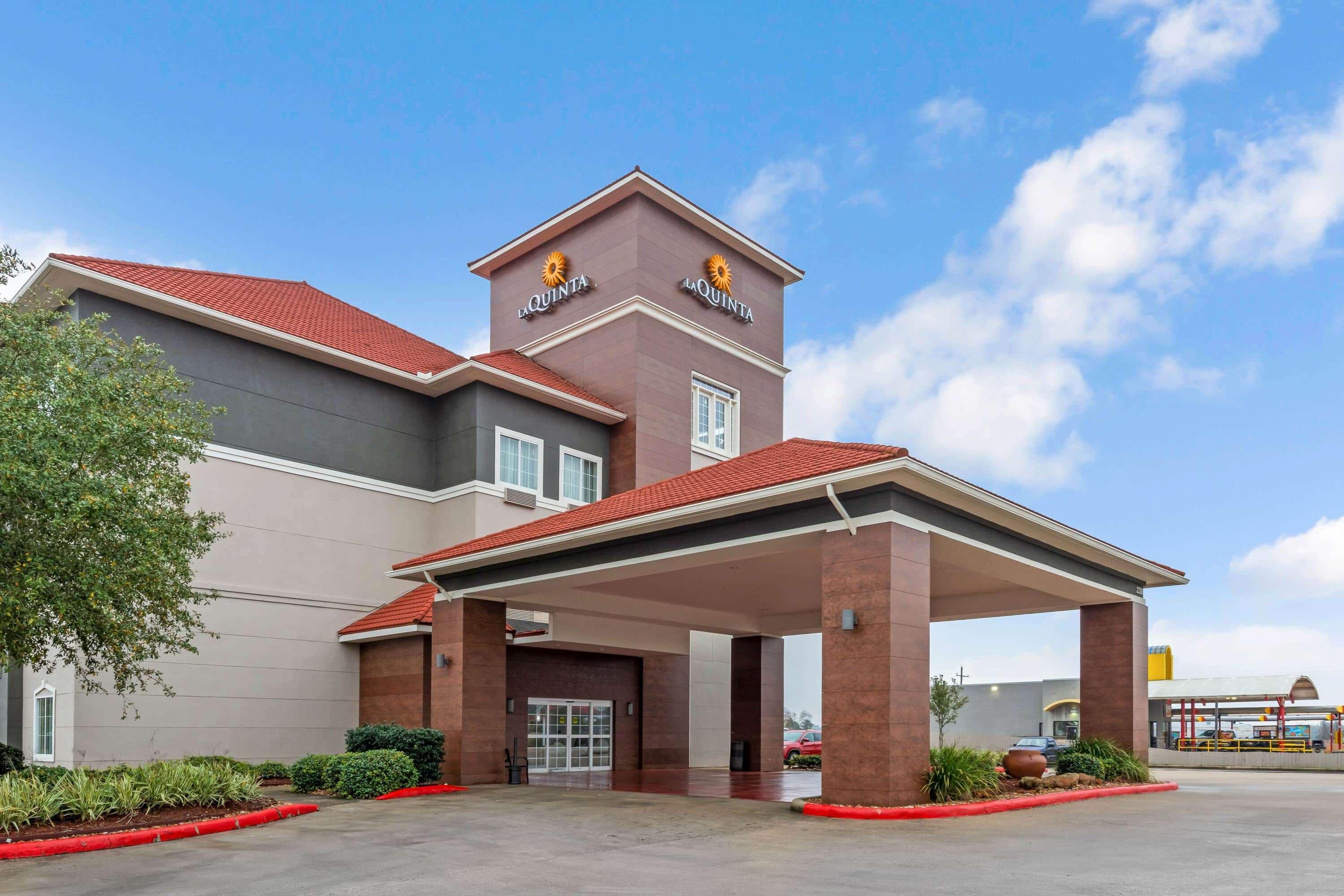 La Quinta By Wyndham Orange Hotel Exterior photo