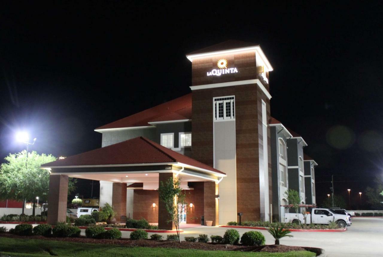 La Quinta By Wyndham Orange Hotel Exterior photo